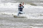 Bloemendaal 7 april 2022
Presentatie schoen van Beau v Erven Dorens in samenwerking met schoenenmerk Rehab. Beau komt al kite surfend aan . Zijn zonen zijn broers en vader zijn ook aanwezig bij strandtent de Republiek.