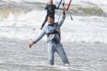 Bloemendaal 7 april 2022
Presentatie schoen van Beau v Erven Dorens in samenwerking met schoenenmerk Rehab. Beau komt al kite surfend aan . Zijn zonen zijn broers en vader zijn ook aanwezig bij strandtent de Republiek.