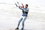 Bloemendaal 7 april 2022
Presentatie schoen van Beau v Erven Dorens in samenwerking met schoenenmerk Rehab. Beau komt al kite surfend aan . Zijn zonen zijn broers en vader zijn ook aanwezig bij strandtent de Republiek.
