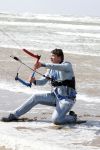 Bloemendaal 7 april 2022
Presentatie schoen van Beau v Erven Dorens in samenwerking met schoenenmerk Rehab. Beau komt al kite surfend aan . Zijn zonen zijn broers en vader zijn ook aanwezig bij strandtent de Republiek.