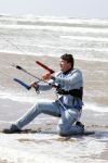 Bloemendaal 7 april 2022
Presentatie schoen van Beau v Erven Dorens in samenwerking met schoenenmerk Rehab. Beau komt al kite surfend aan . Zijn zonen zijn broers en vader zijn ook aanwezig bij strandtent de Republiek.