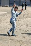 Bloemendaal 7 april 2022
Presentatie schoen van Beau v Erven Dorens in samenwerking met schoenenmerk Rehab. Beau komt al kite surfend aan . Zijn zonen zijn broers en vader zijn ook aanwezig bij strandtent de Republiek.