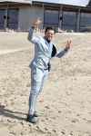 Bloemendaal 7 april 2022
Presentatie schoen van Beau v Erven Dorens in samenwerking met schoenenmerk Rehab. Beau komt al kite surfend aan . Zijn zonen zijn broers en vader zijn ook aanwezig bij strandtent de Republiek.