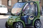 Amsterdam 7 maart 2022
Connie Witteman en haar zoon Marvion Breukhoven doen boodschappen in amsterdam zuid met een biro karretje