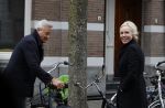 Amsterdam 6 april 2022
Denise Boekhoff met haar nieuwe vriend Mike Kesseler op straat in Amsteram zuid