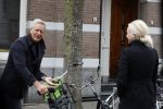 Amsterdam 6 april 2022
Denise Boekhoff met haar nieuwe vriend Mike Kesseler op straat in Amsteram zuid