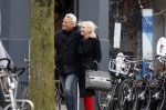 Amsterdam 6 april 2022
Denise Boekhoff met haar nieuwe vriend Mike Kesseler op straat in Amsteram zuid
