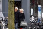 Amsterdam 6 april 2022
Denise Boekhoff met haar nieuwe vriend Mike Kesseler op straat in Amsteram zuid