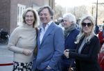 Laren 8 maart 2022
Prinses Beatrix opent een nieuwe gedeelte van het Singer museum in Laren . Prinses Beatrix arriveeert in haar nieuwe verlengde Audi A8 Hybride. Frits Sissing met een kennis