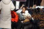 Amsterdam 5 maart 2022
Glennis Grace met de baby van Nienke Plas op de cornelis schuytstraat.