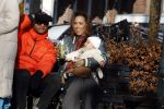 Amsterdam 5 maart 2022
Glennis Grace met de baby van Nienke Plas op de cornelis schuytstraat.