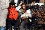 Amsterdam 5 maart 2022
Glennis Grace met de baby van Nienke Plas op de cornelis schuytstraat.