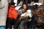 Amsterdam 5 maart 2022
Glennis Grace met de baby van Nienke Plas op de cornelis schuytstraat.
