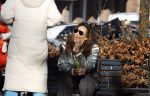 Amsterdam 5 maart 2022
Glennis Grace met de baby van Nienke Plas op de cornelis schuytstraat.