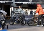 Amsterdam 5 maart 2022
Glennis Grace met de baby van Nienke Plas op de cornelis schuytstraat.