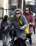Amsterdam 2 maart 2022
Hanneke Groenteman op de fiets in Amsterdam zuid