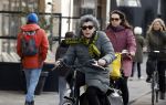 Amsterdam 2 maart 2022
Hanneke Groenteman op de fiets in Amsterdam zuid