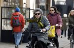 Amsterdam 2 maart 2022
Hanneke Groenteman op de fiets in Amsterdam zuid