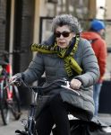 Amsterdam 2 maart 2022
Hanneke Groenteman op de fiets in Amsterdam zuid