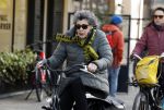 Amsterdam 2 maart 2022
Hanneke Groenteman op de fiets in Amsterdam zuid