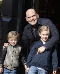 Amsterdam 12 maart 2022
Jaap v Zweden met zijn kleinkinderen aan het winkelen in Amsterdam zuid.