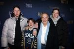Den Haag 9 maart 2022
Premiere Festen in de koninklijke schouwburg van Den haag. Jules Croiset kwam met zijn kleinkinderen