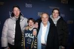 Den Haag 9 maart 2022
Premiere Festen in de koninklijke schouwburg van Den haag. Jules Croiset kwam met zijn kleinkinderen