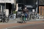 Amsterdam 7 maart 2022
Marc Marie Huybregts op de fiets in Amsterdam zuid.