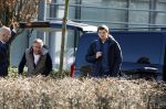 Eindhoven Tilburg 5 maart 2022
Max Verstappen zijn familie en manager Raymond Vermeulen landen met de private Jet van Max op eindhoven Airport . Ze kwamen van ibiza waar ze de verjaardag van Jos Verstappen (50) hebben gevierd. Max had daarna een afspraak in Tilburg.