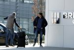 Eindhoven Tilburg 5 maart 2022
Max Verstappen zijn familie en manager Raymond Vermeulen landen met de private Jet van Max op eindhoven Airport . Ze kwamen van ibiza waar ze de verjaardag van Jos Verstappen (50) hebben gevierd. Max had daarna een afspraak in Tilburg.