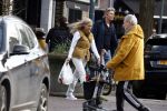 Amsterdam 14 maart 2022
Piet Boon met zijn vriendin op straat in Amsterdam zuid