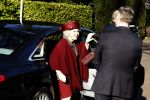 Laren 8 maart 2022
Prinses Beatrix opent een nieuwe gedeelte van het Singer museum in Laren . Prinses Beatrix arriveeert in haar nieuwe verlengde Audi A8 Hybride.