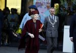 Laren 8 maart 2022
Prinses Beatrix opent een nieuwe gedeelte van het Singer museum in Laren . Prinses Beatrix arriveeert in haar nieuwe verlengde Audi A8 Hybride.