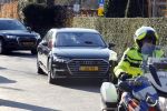 Laren 8 maart 2022
Prinses Beatrix opent een nieuwe gedeelte van het Singer museum in Laren . Prinses Beatrix arriveeert in haar nieuwe verlengde Audi A8 Hybride.