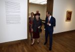 Laren 8 maart 2022
Prinses Beatrix opent een nieuwe gedeelte van het Singer museum in Laren . Prinses Beatrix arriveeert in haar nieuwe verlengde Audi A8 Hybride. prinses Beatrix wordt rond geleid door Els Blokker