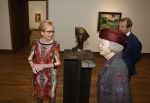 Laren 8 maart 2022
Prinses Beatrix opent een nieuwe gedeelte van het Singer museum in Laren . Prinses Beatrix arriveeert in haar nieuwe verlengde Audi A8 Hybride. prinses Beatrix wordt rond geleid door Els Blokker