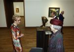 Laren 8 maart 2022
Prinses Beatrix opent een nieuwe gedeelte van het Singer museum in Laren . Prinses Beatrix arriveeert in haar nieuwe verlengde Audi A8 Hybride. prinses Beatrix wordt rond geleid door Els Blokker