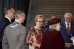 Laren 8 maart 2022
Prinses Beatrix opent een nieuwe gedeelte van het Singer museum in Laren . Prinses Beatrix arriveeert in haar nieuwe verlengde Audi A8 Hybride. prinses Beatrix wordt rond geleid door Els Blokker