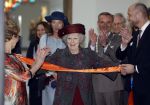 Laren 8 maart 2022
Prinses Beatrix opent een nieuwe gedeelte van het Singer museum in Laren . Prinses Beatrix arriveeert in haar nieuwe verlengde Audi A8 Hybride. prinses Beatrix wordt rond geleid door Els Blokker