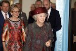 Laren 8 maart 2022
Prinses Beatrix opent een nieuwe gedeelte van het Singer museum in Laren . Prinses Beatrix arriveeert in haar nieuwe verlengde Audi A8 Hybride. prinses Beatrix wordt rond geleid door Els Blokker