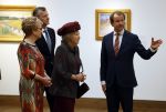 Laren 8 maart 2022
Prinses Beatrix opent een nieuwe gedeelte van het Singer museum in Laren . Prinses Beatrix arriveeert in haar nieuwe verlengde Audi A8 Hybride. prinses Beatrix wordt rond geleid door Els Blokker
