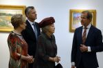 Laren 8 maart 2022
Prinses Beatrix opent een nieuwe gedeelte van het Singer museum in Laren . Prinses Beatrix arriveeert in haar nieuwe verlengde Audi A8 Hybride. prinses Beatrix wordt rond geleid door Els Blokker