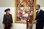 Laren 8 maart 2022
Prinses Beatrix opent een nieuwe gedeelte van het Singer museum in Laren . Prinses Beatrix arriveeert in haar nieuwe verlengde Audi A8 Hybride. prinses Beatrix wordt rond geleid door Els Blokker