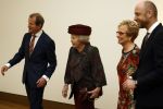 Laren 8 maart 2022
Prinses Beatrix opent een nieuwe gedeelte van het Singer museum in Laren . Prinses Beatrix arriveeert in haar nieuwe verlengde Audi A8 Hybride. prinses Beatrix wordt rond geleid door Els Blokker
