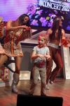 Amsterdam 4 april 2022
Presentatie toppers in de arena.
Aanwezig oa Jan Smit Jeroen v d Boom  en Rene Froger.
Natasja Froger was er ook samen met haar zoons Maxim en Didier . Ook hun kleindochter was aanwezig .