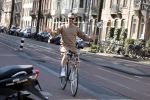 Amsterdam 10 maart 2022
Selwyn Senatori op zijn fiets in Amsterdam zuid