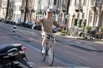 Amsterdam 10 maart 2022
Selwyn Senatori op zijn fiets in Amsterdam zuid