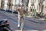 Amsterdam 10 maart 2022
Selwyn Senatori op zijn fiets in Amsterdam zuid