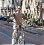 Amsterdam 10 maart 2022
Selwyn Senatori op zijn fiets in Amsterdam zuid