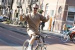 Amsterdam 10 maart 2022
Selwyn Senatori op zijn fiets in Amsterdam zuid